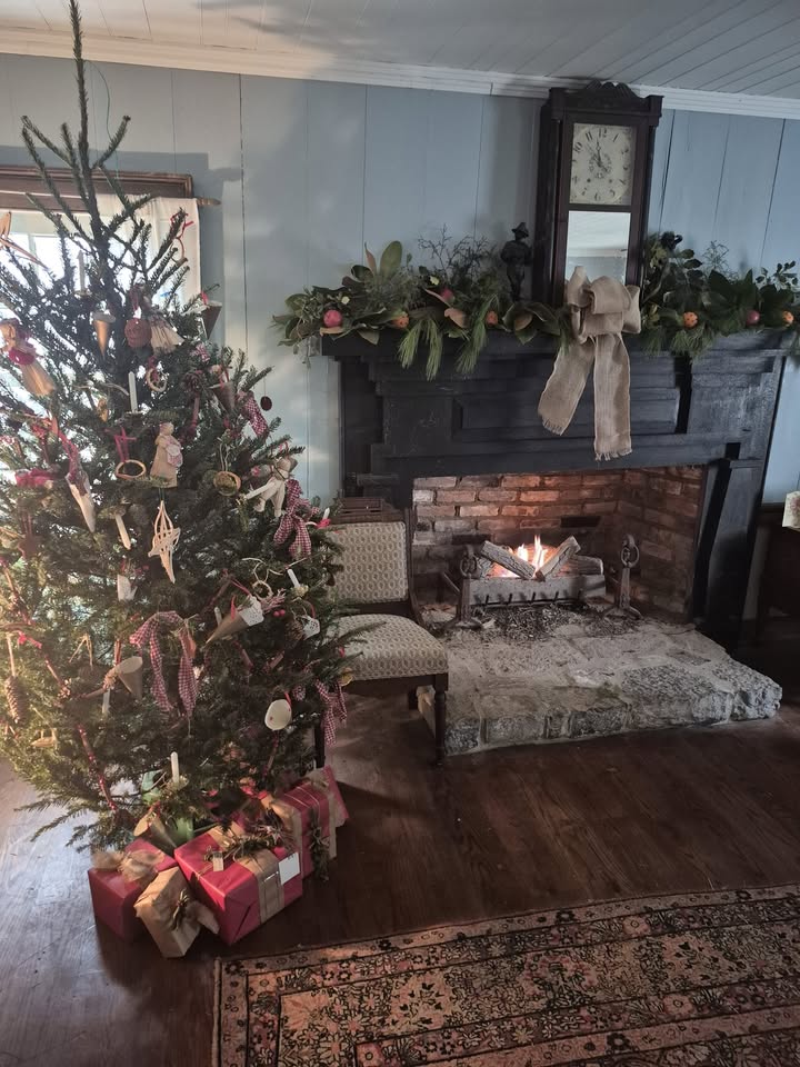 Visions of Christmas – Dinner & Tour